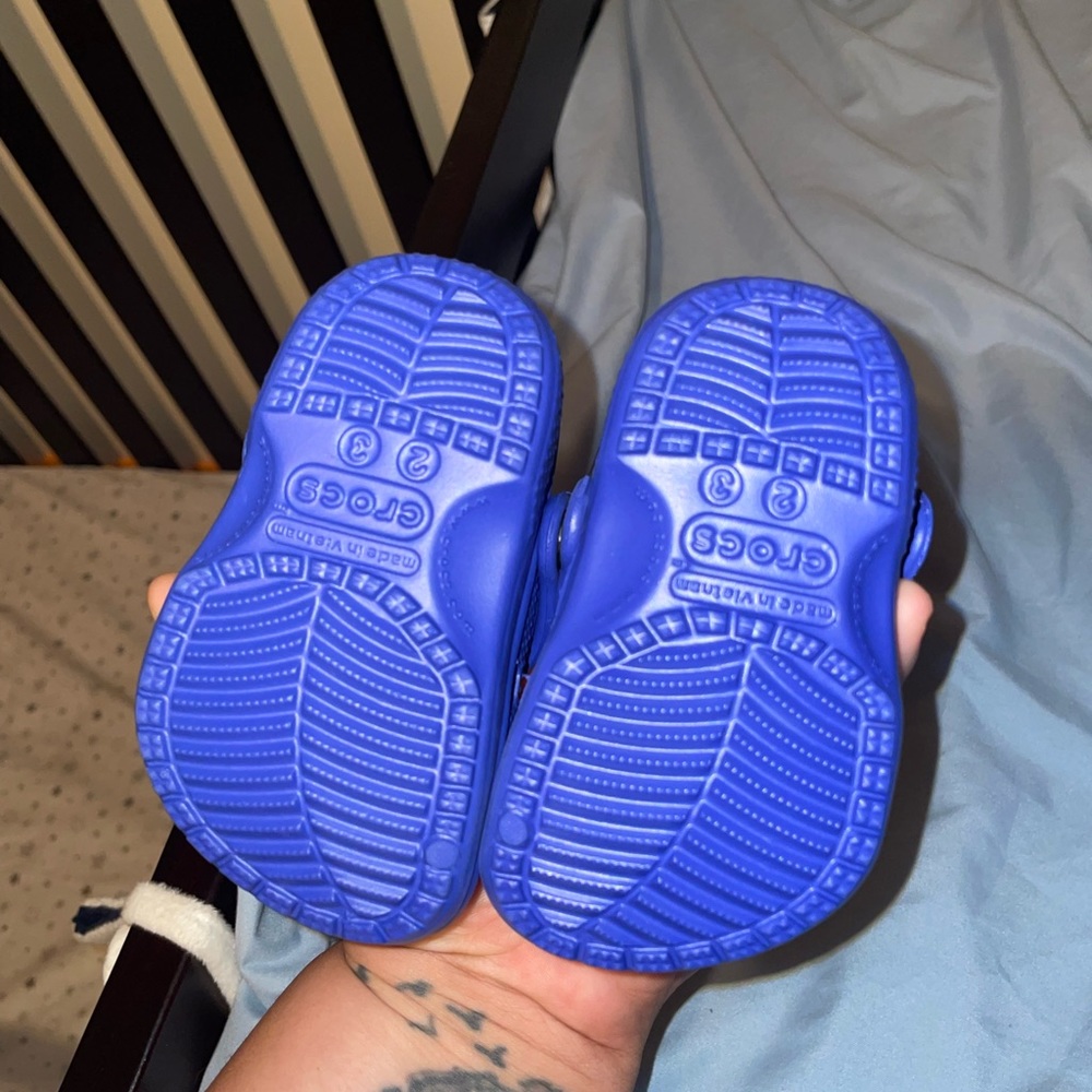 Crocs - Picture 2 of 2